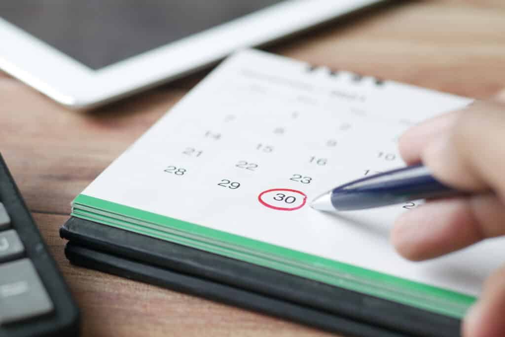 deadline concept with red mark on calendar date