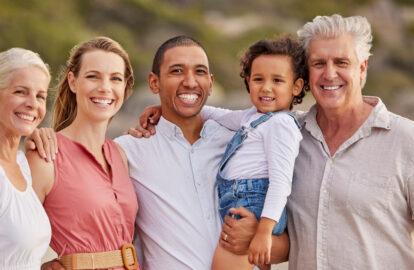 portrait of a senior caucasian couple at the beach 2023 11 27 05 11 11 utc (1)